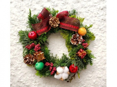 クリスマスにかかせないオリジナルリースを作ろう★