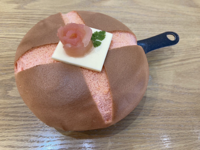 大人気メニュー『カステラパンケーキ』から期間限定で「林檎パンケーキ」が新登場♡