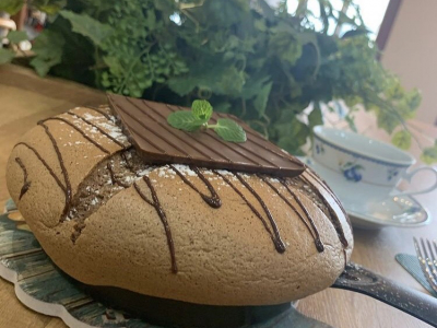 『cafe.glad（カフェグラッド）』の人気メニューカステラパンケーキに「チョコ」が今年も登場♡