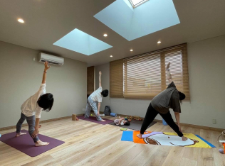 Yoga Studio Wright House（ヨガスタジオ ライトハウス）