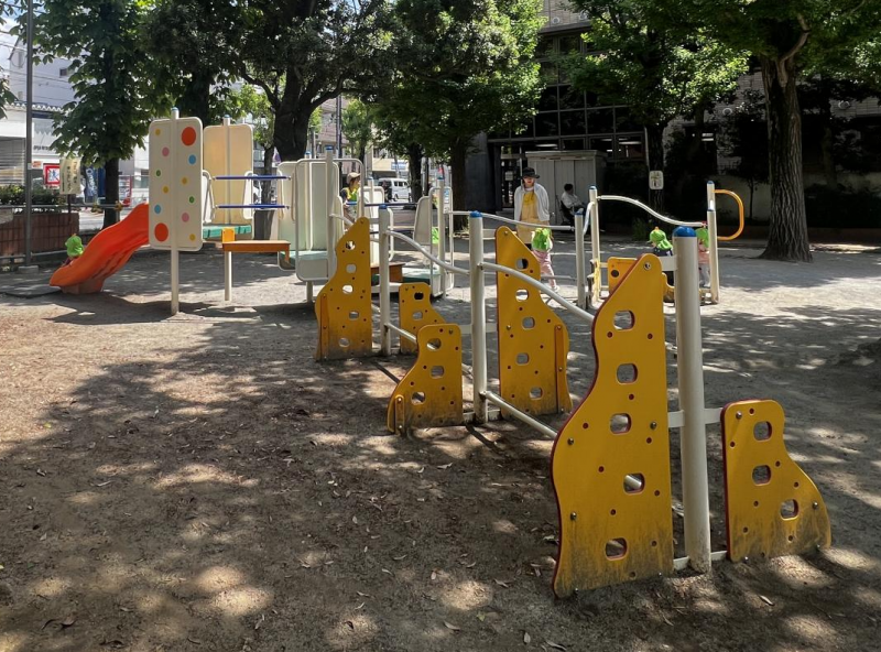 中野区立早稲田通り公園