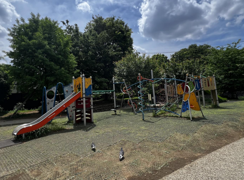 中野区立本二東郷やすらぎ公園